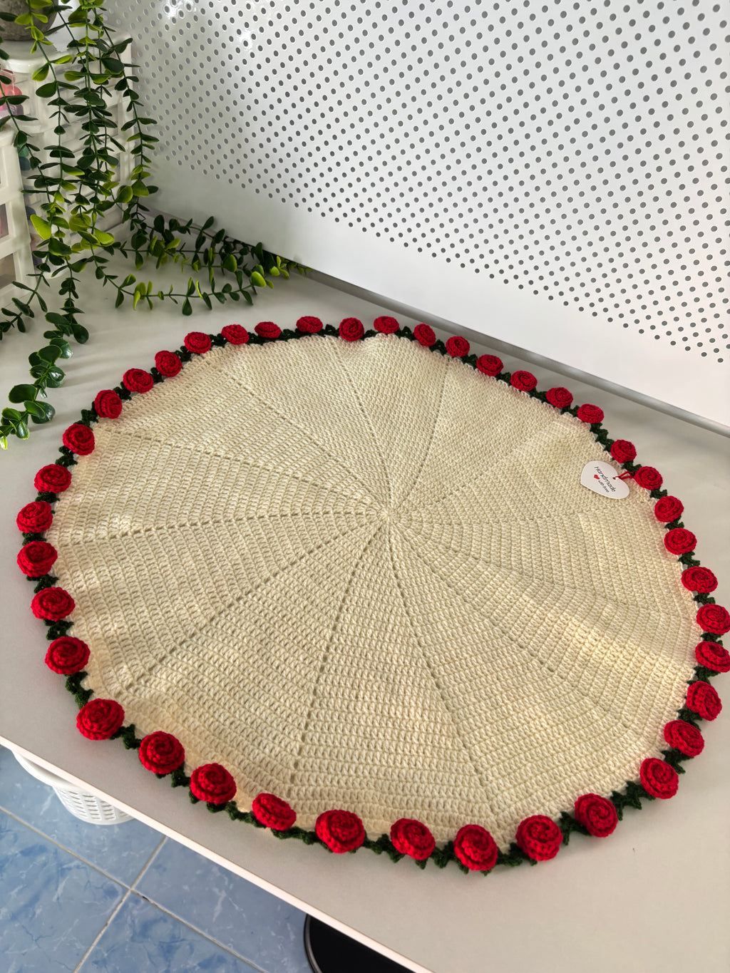 Crochet rose flower bouquet blanket | Nesty Crafters