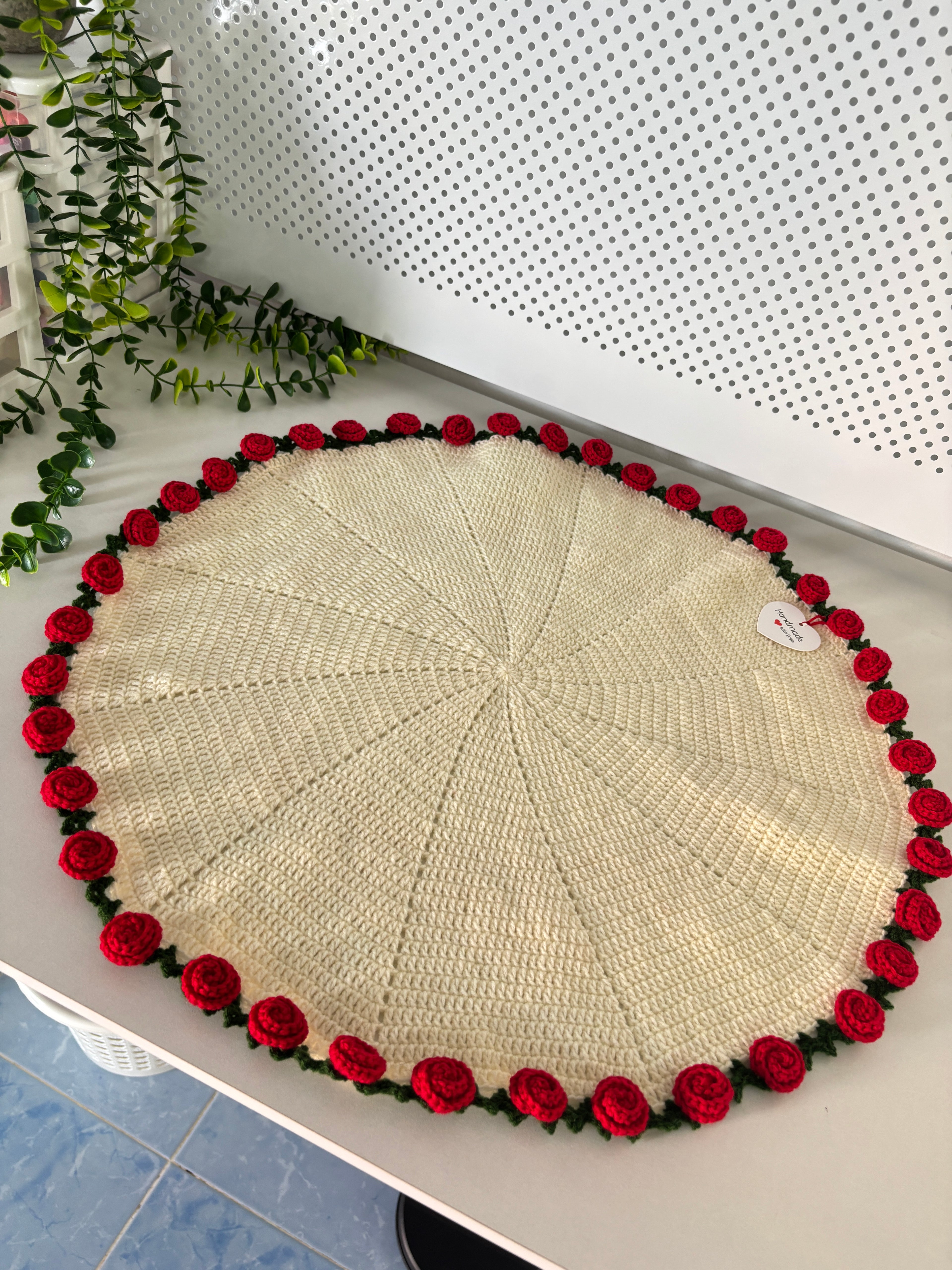 Crochet rose flower bouquet blanket | Nesty Crafters